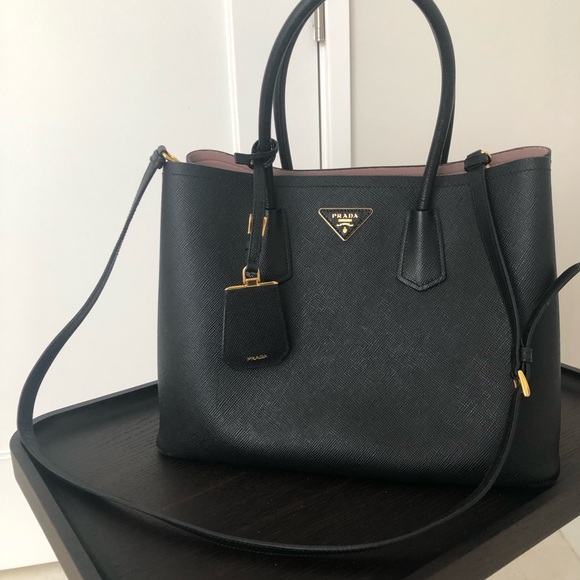 100% Authenticity Prada Large Black Saffiano Leather Tote - Picture 2 of 16